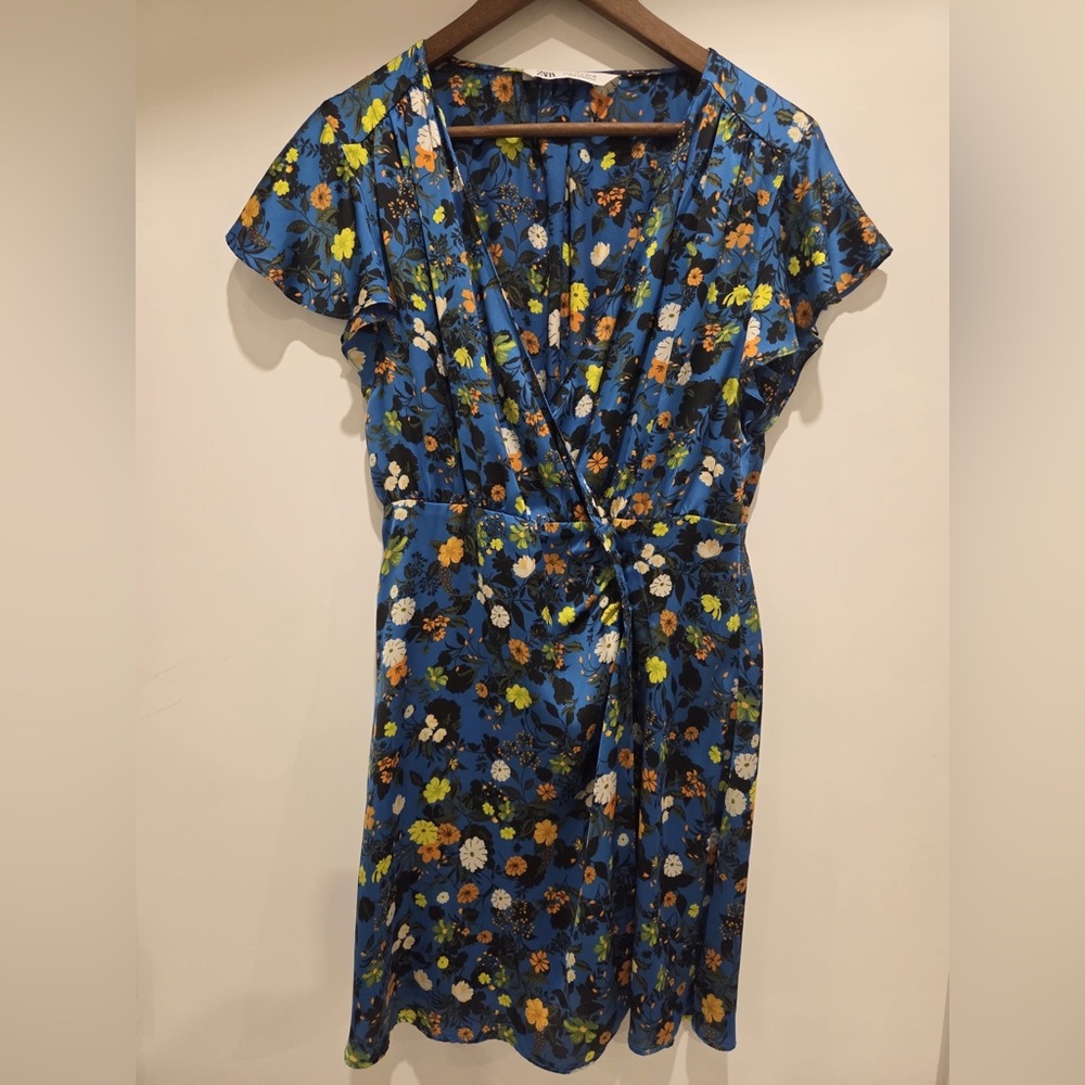 💙Zara Blue Floral Wrap-Style Midi Dress